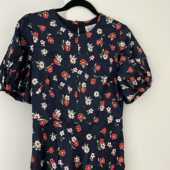 Silky Floral - Milly - Picture 3 of 11